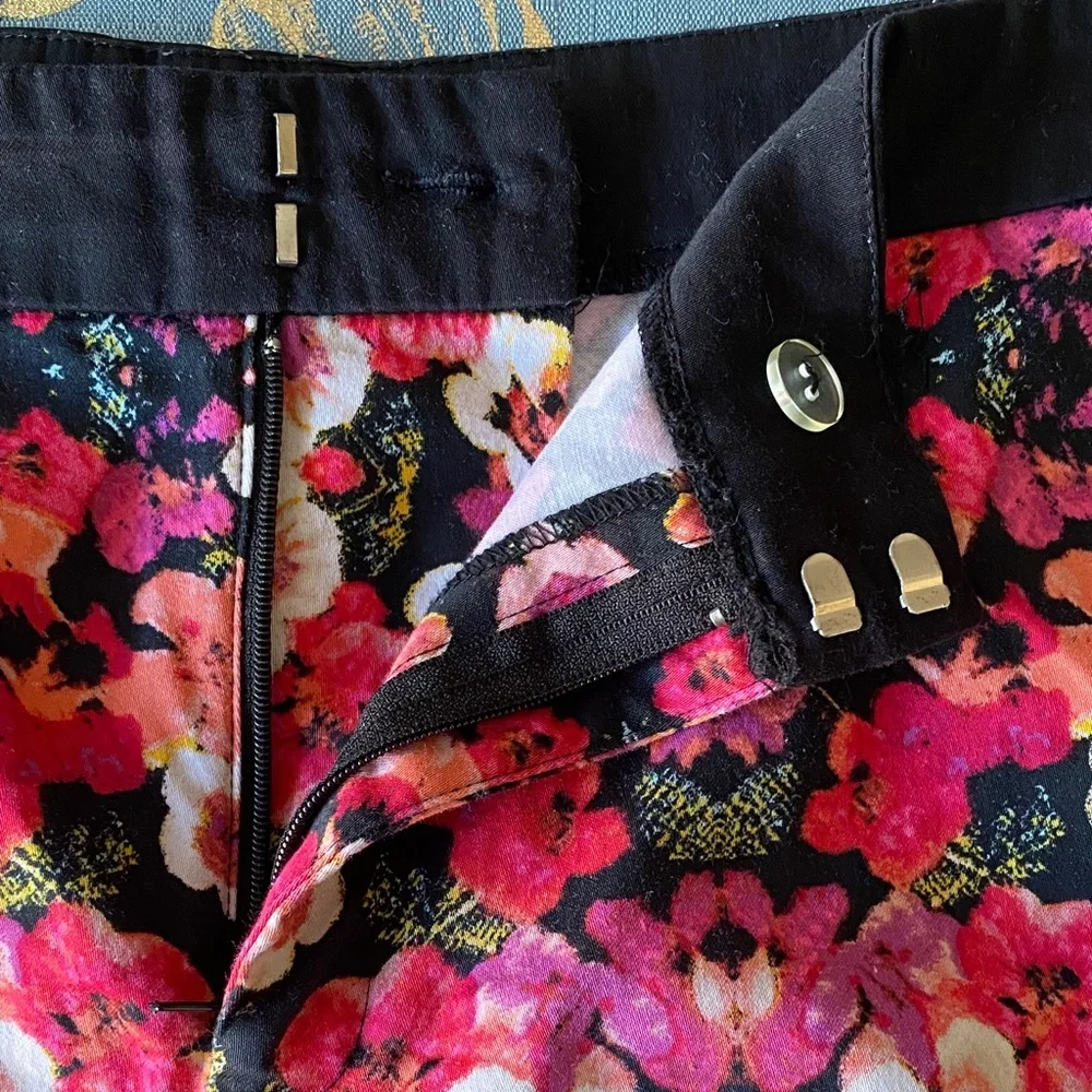 Nicole by Nicole Miller Floral Shorts - Pink and Black - Picture 6 of 14